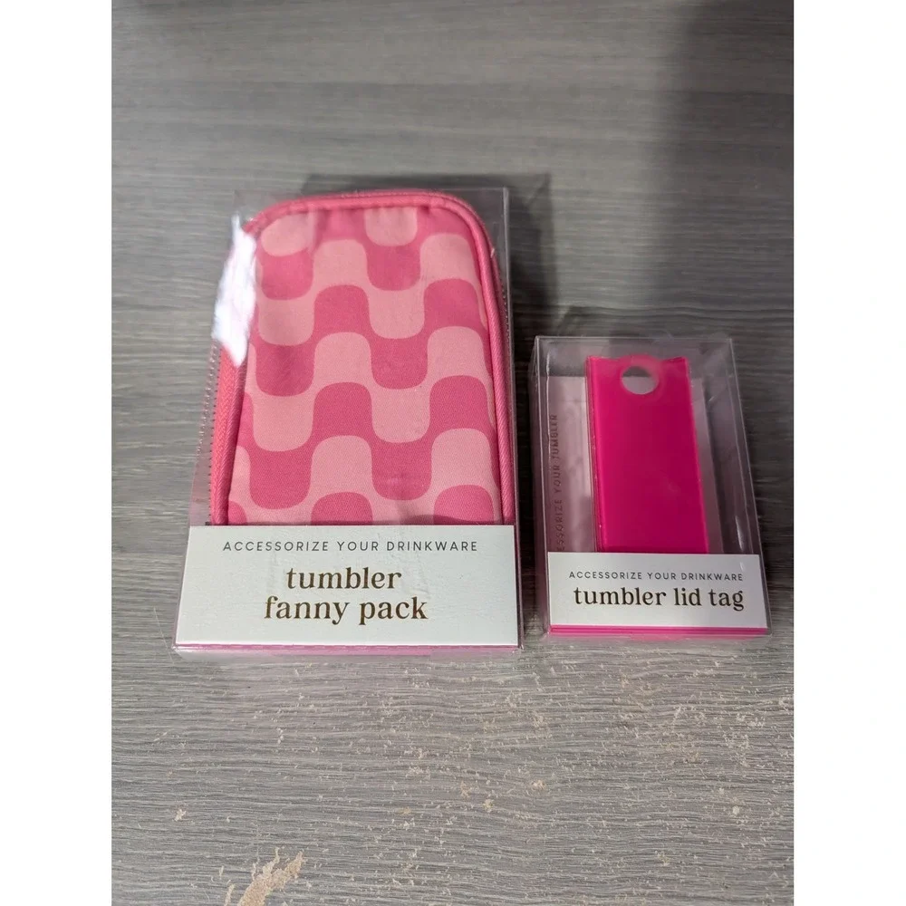 Essentials On The Go Pink Wavy Tumbler Pouch and Lid Tag Set for 40oz Cups NIB